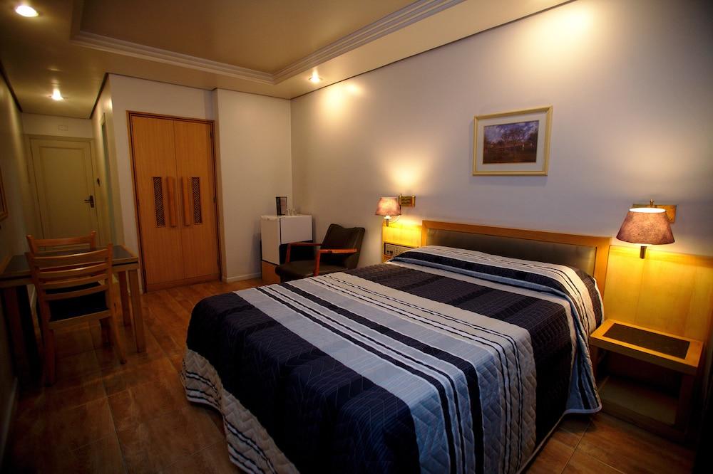 Columbia Hotel