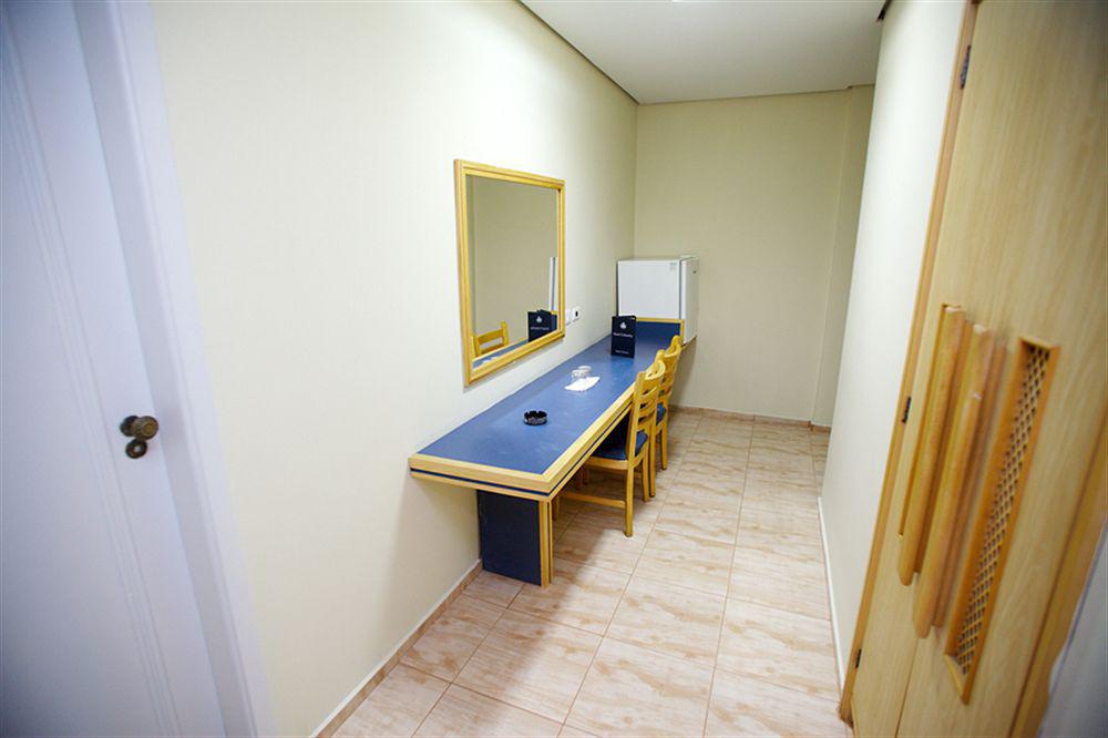 Columbia 3*